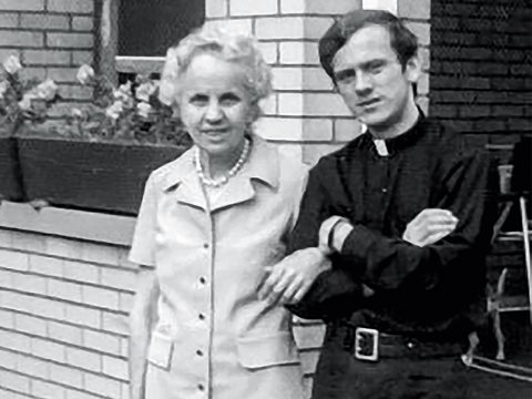 04 Mary K with JERZY Gray copy